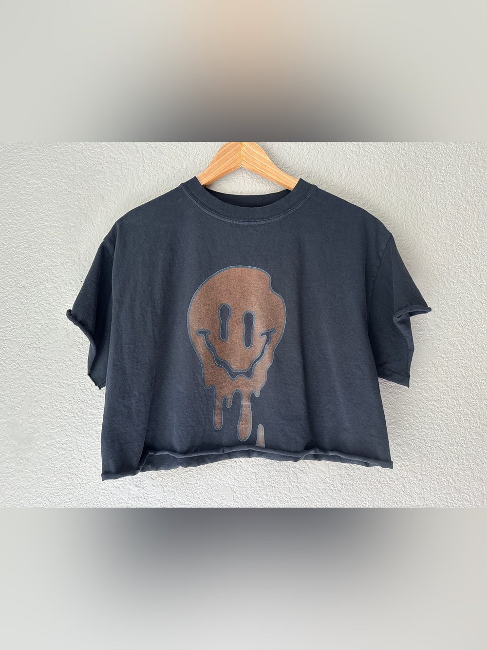 Black Oversized Cropped Tee with Brown Dripping Smiley Graphic - Size M NWOT